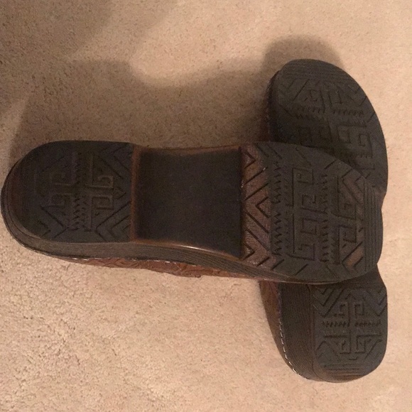 Clogs - Picture 2 of 5